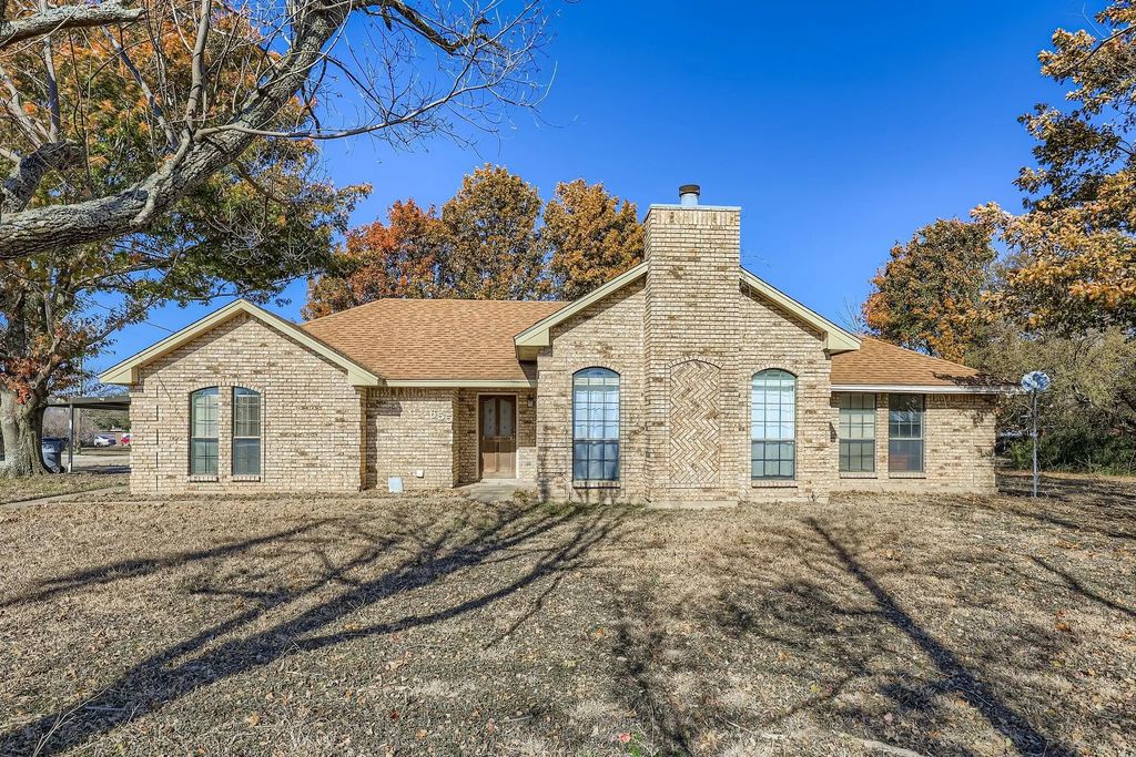 655 E Reindeer Road, Lancaster