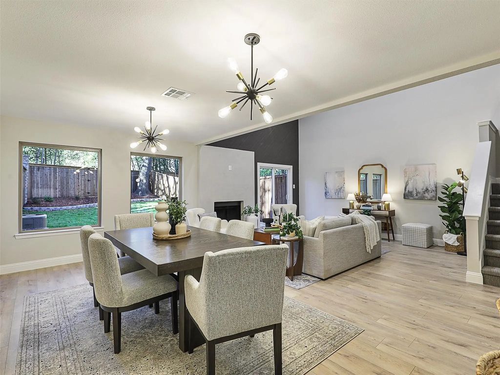 6704 E Northwest Highway, Dallas