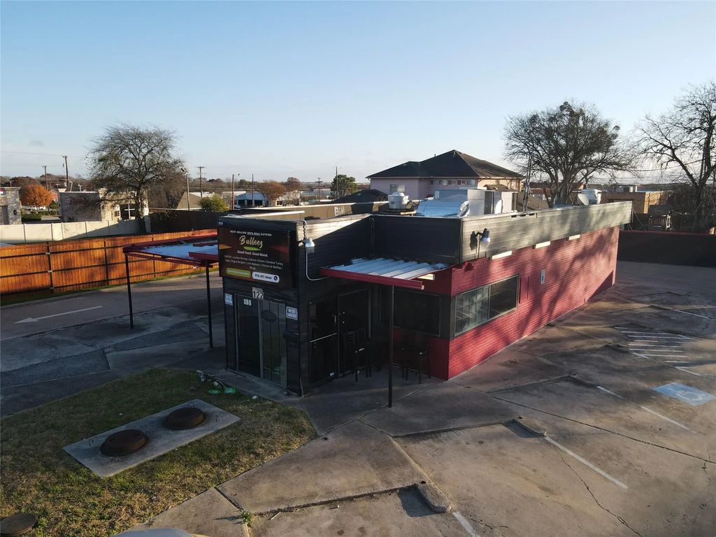 122 S Hampton Road, DeSoto