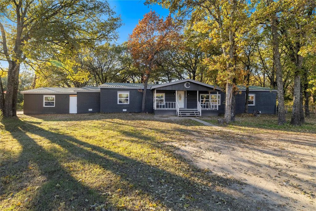 269 Lake Shadow Circle, Mabank