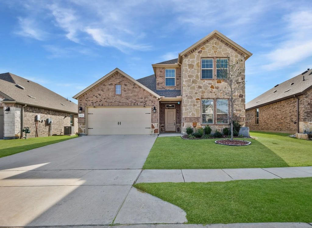 11120 Canyon Oak Street, Aubrey