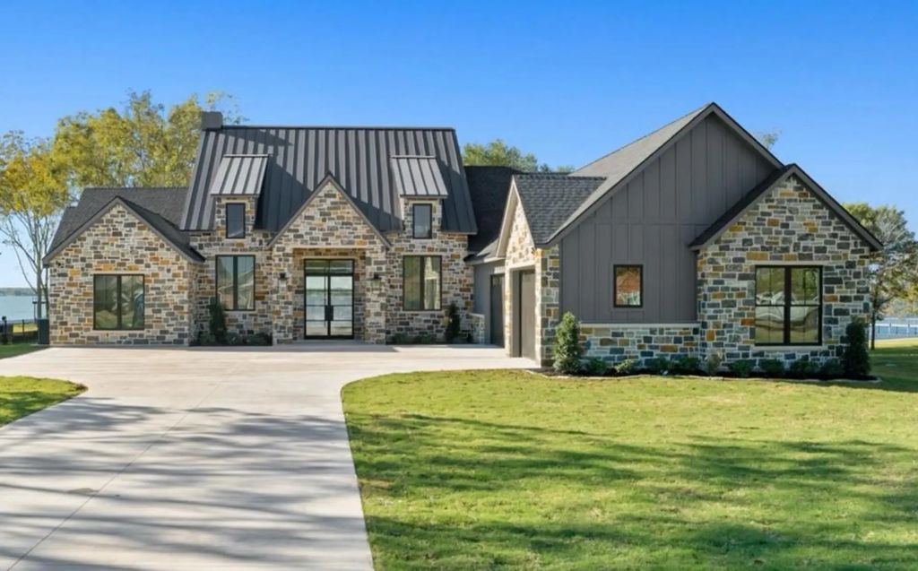 1194 The Shores Drive, Corsicana