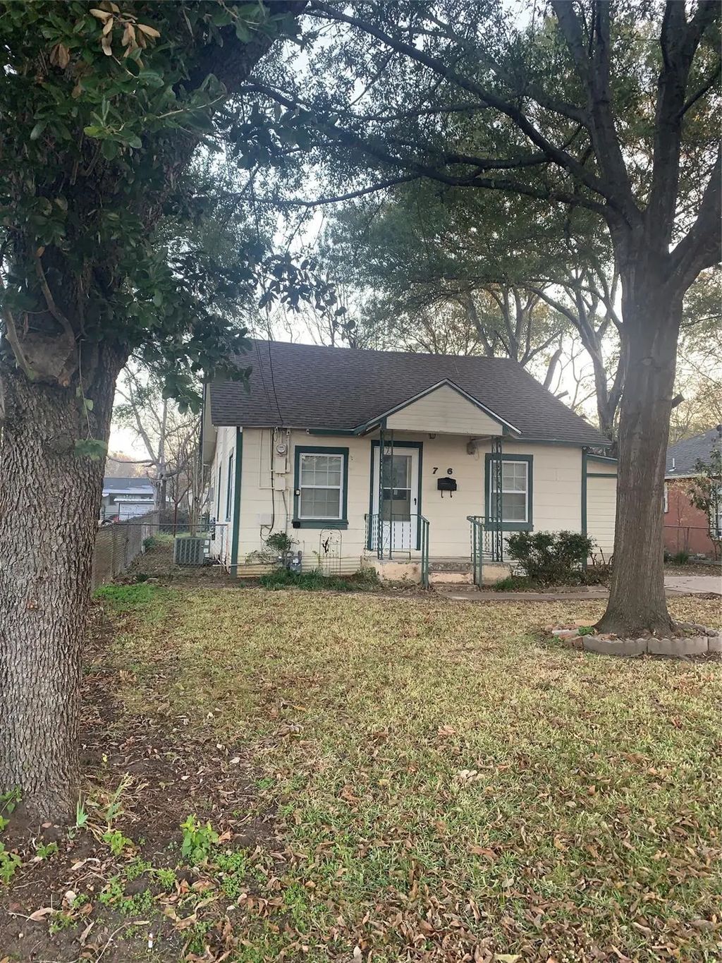 706 N Park Avenue, Terrell