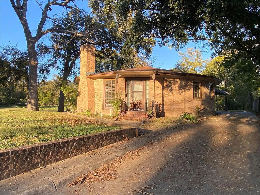 1805 E Beverly Drive, Corsicana