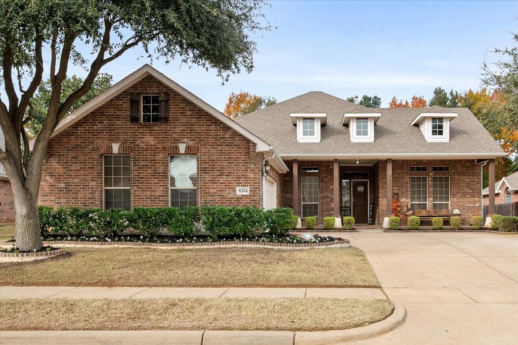 8204 Summerleaf Drive, Arlington