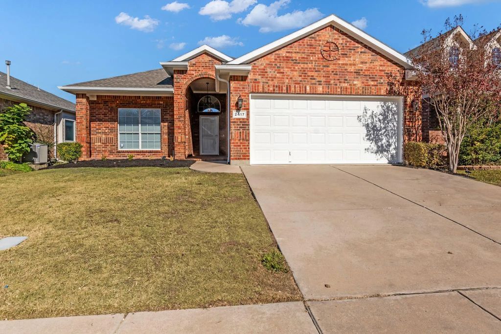 2417 Priscella Drive, Fort Worth