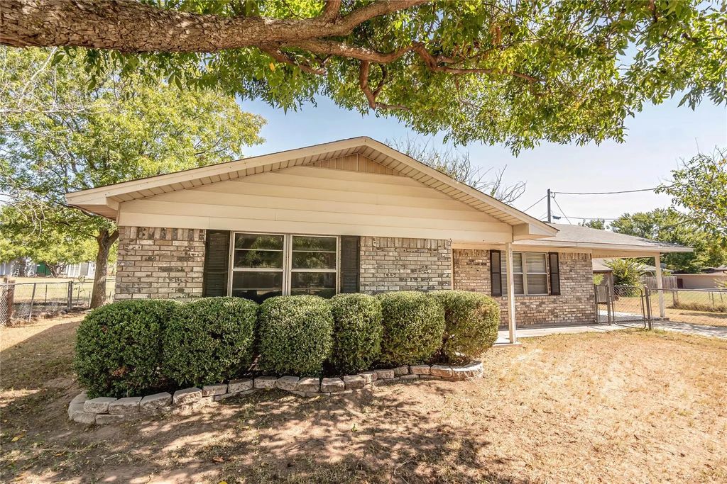 97 Wade Street, Nocona