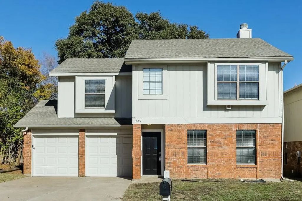 829 Wyndham Place, Arlington