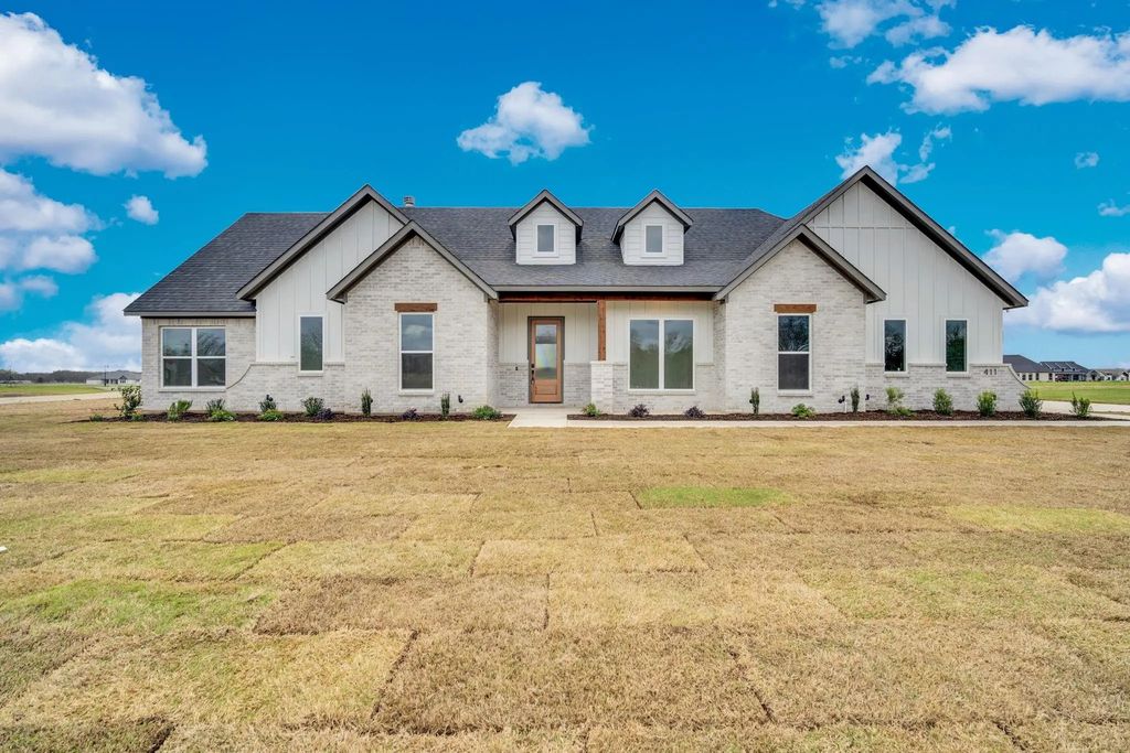 411 Creamer Court, Waxahachie