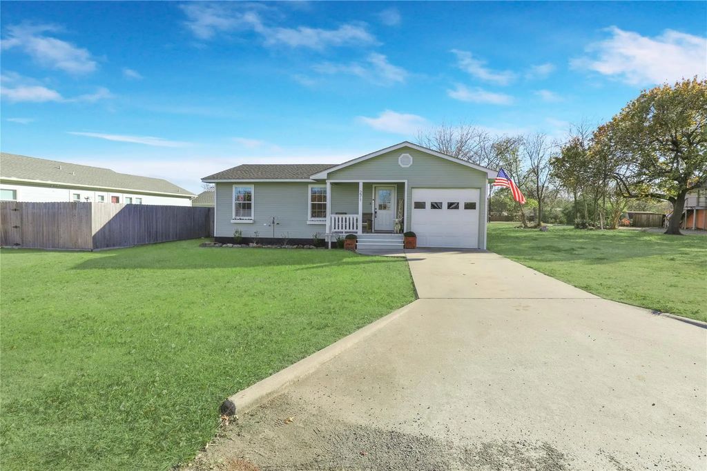 271 E Houston Street, Van Alstyne