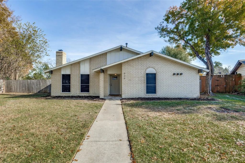926 Meadowcove Circle, Garland