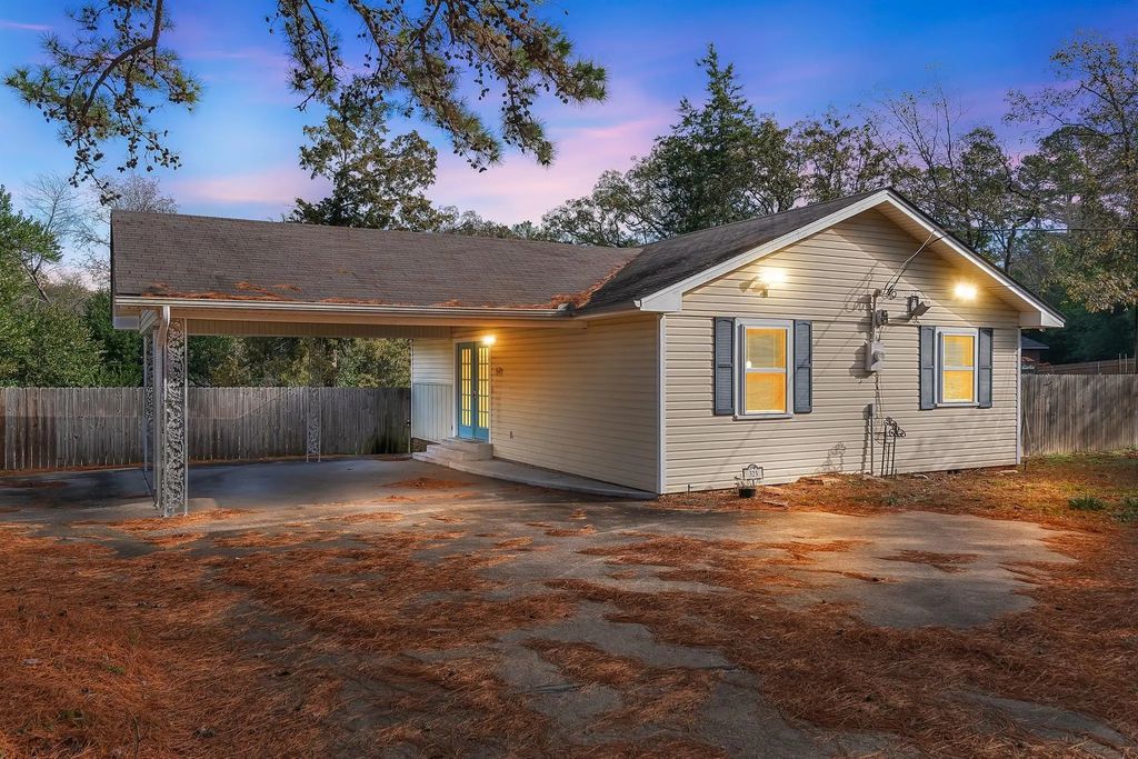 323 Rustic Road, Hideaway