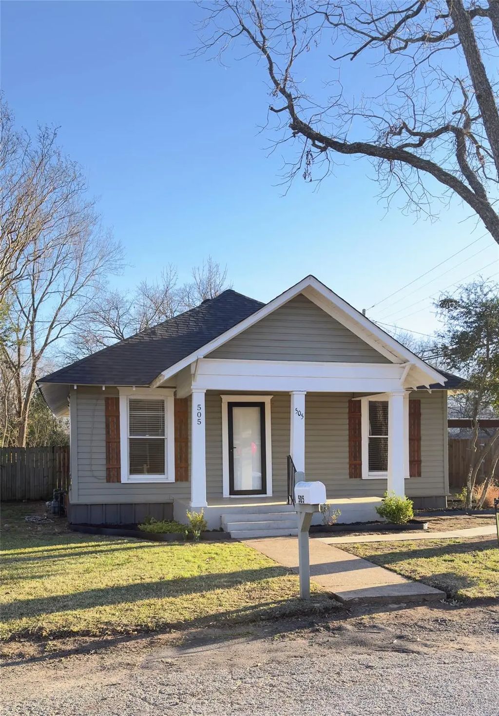 505 W Earl Street, Cleburne