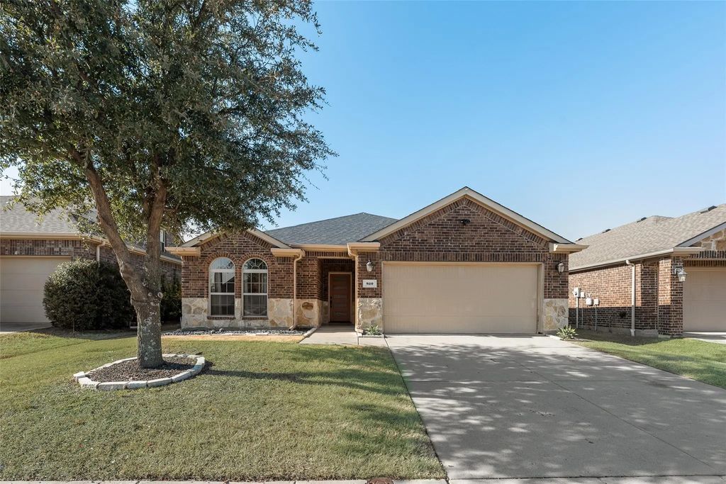 810 English Ivy Drive, Prosper
