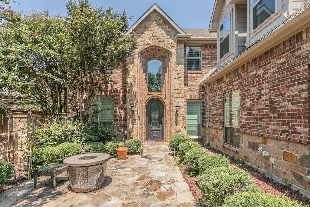 2305 Beacon Hill Drive, Keller