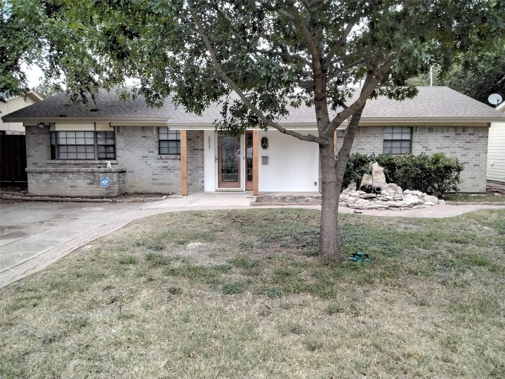 2317 Meadow Dale, Irving
