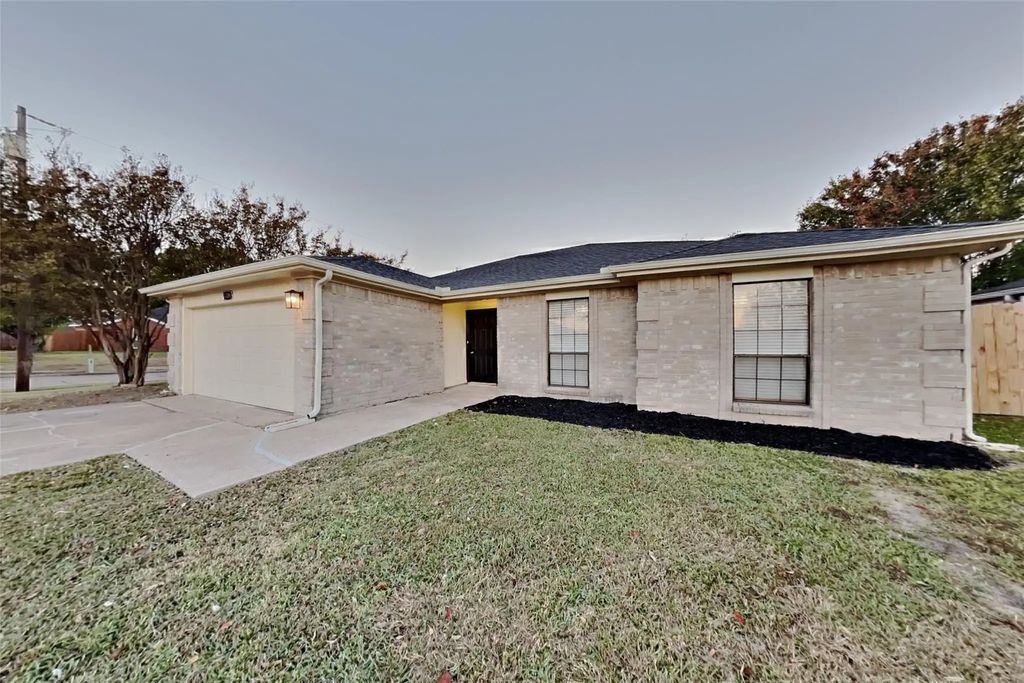 7709 Creek Wood Drive, Rowlett