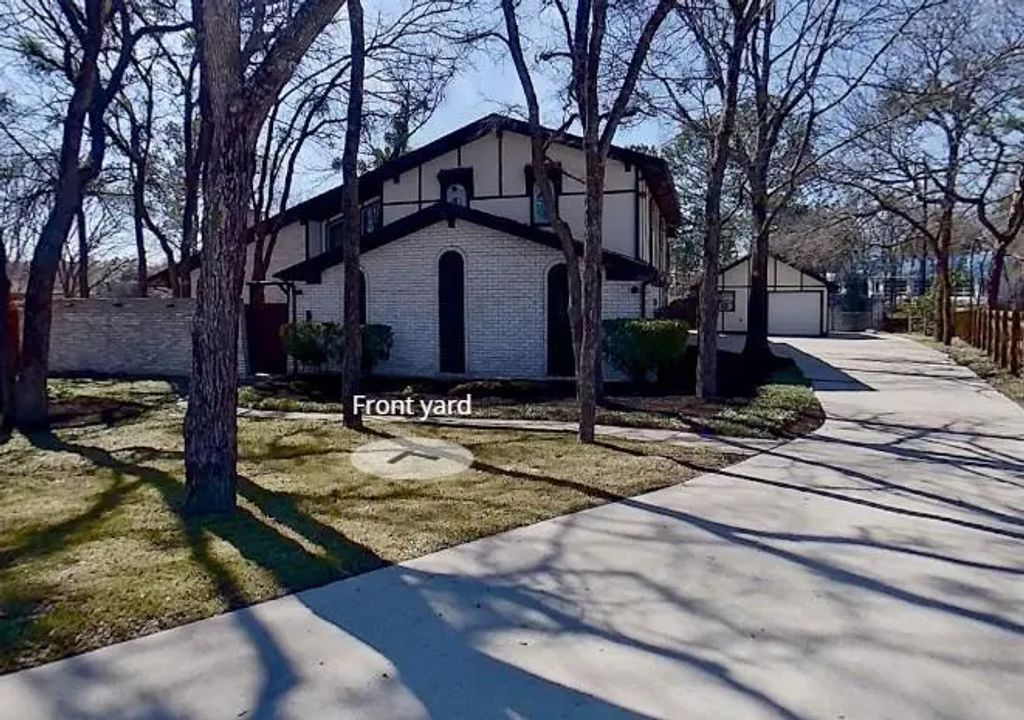 1308 Oakhurst Drive, Southlake