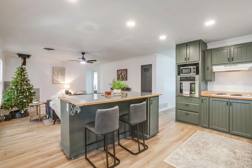 1327 Southern Boulevard, Cleburne