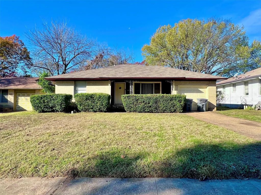 3423 E Perryton Drive, Dallas