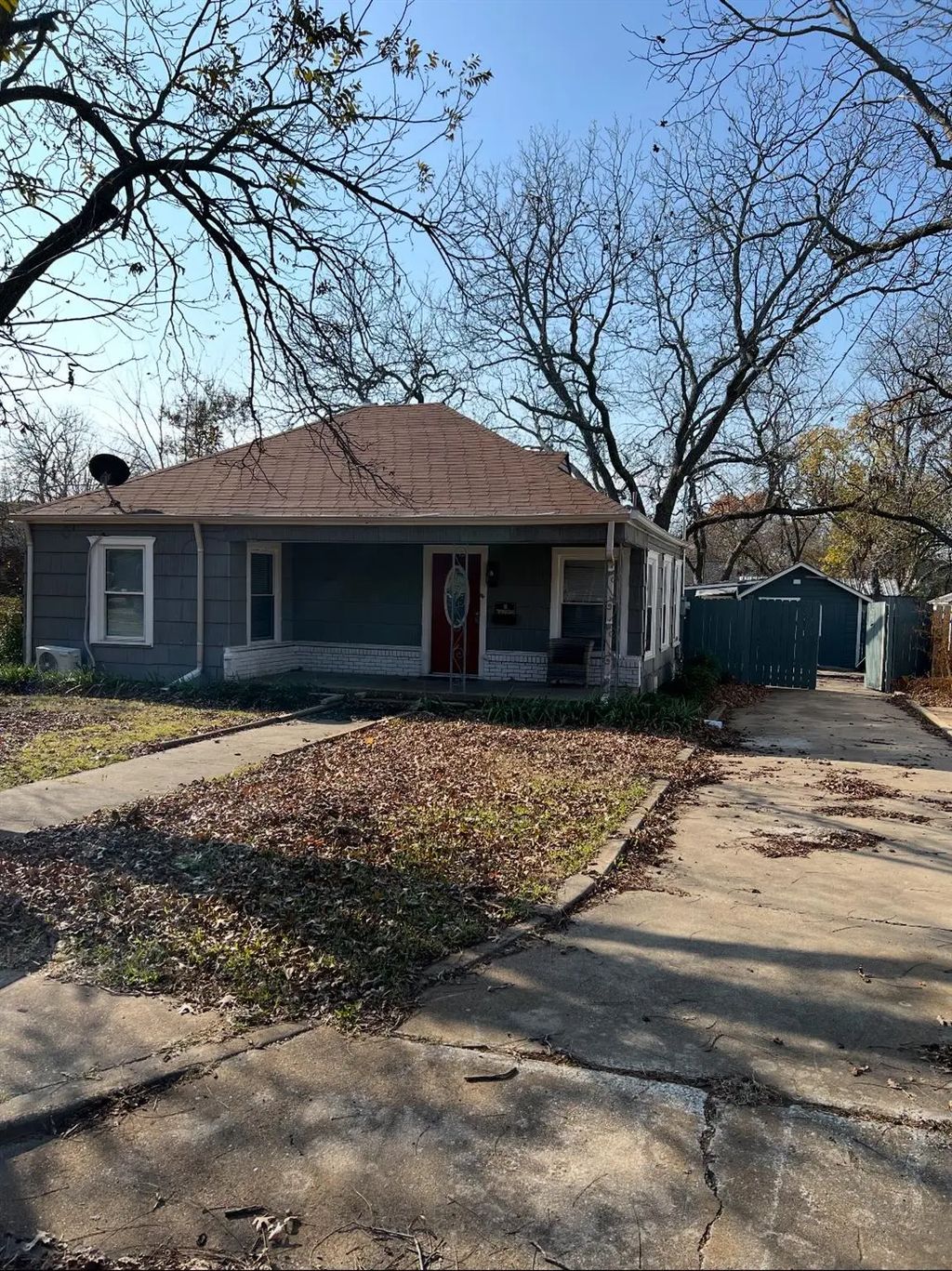 1614 N Woods Street, Sherman
