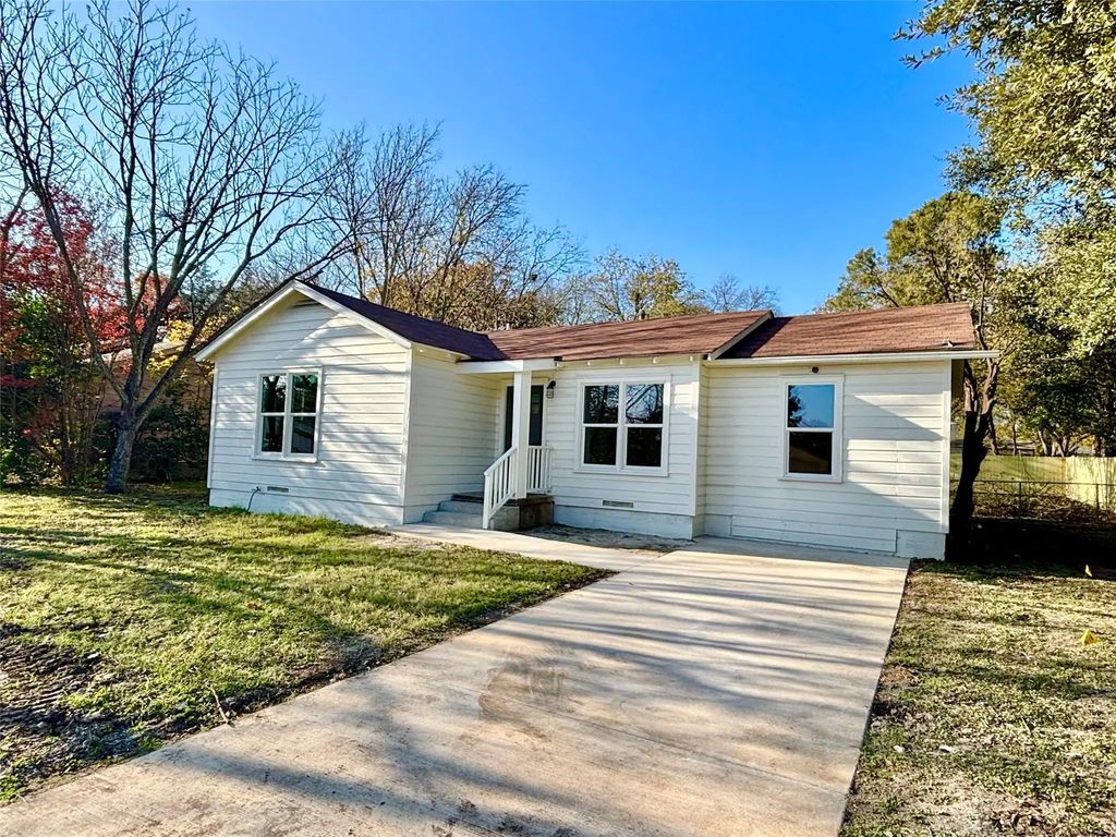1104 W 10th Street, McGregor