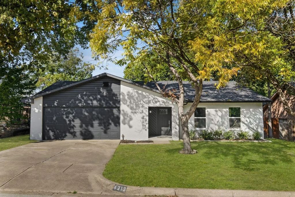 4213 Huckleberry Drive, Fort Worth