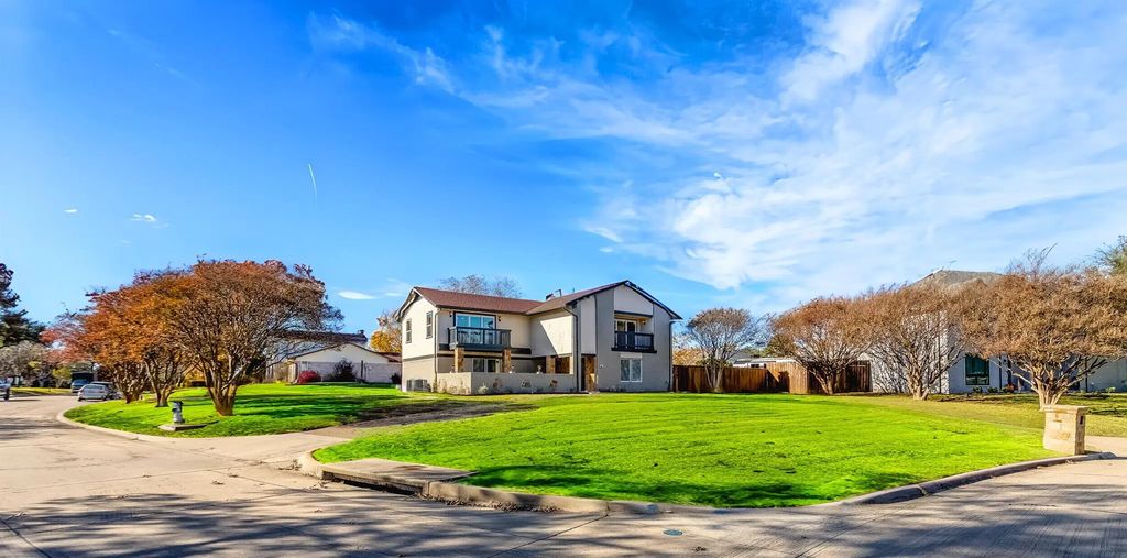 401 Point Royal Drive, Rowlett