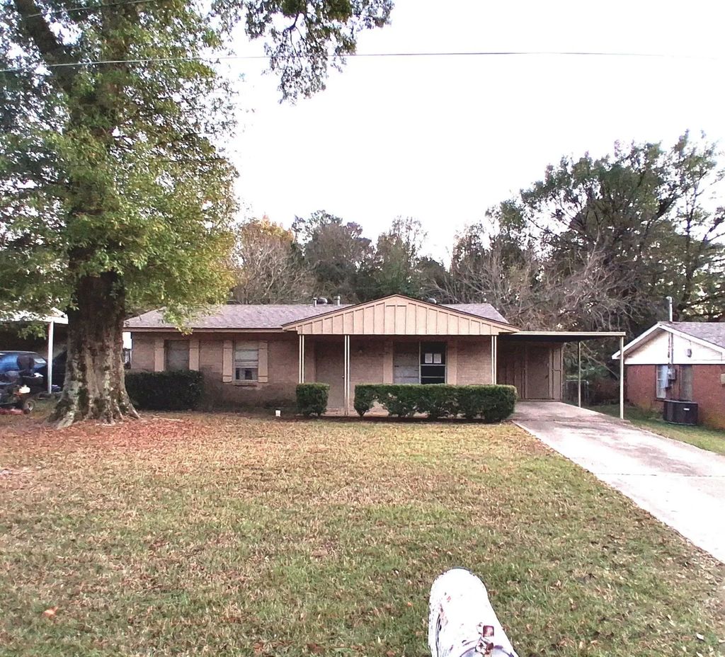 135 Akins, Texarkana