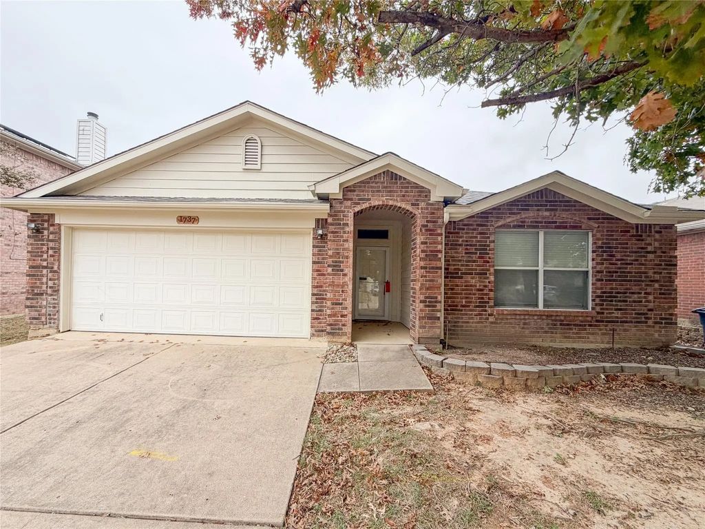 1737 White Feather Lane, Fort Worth