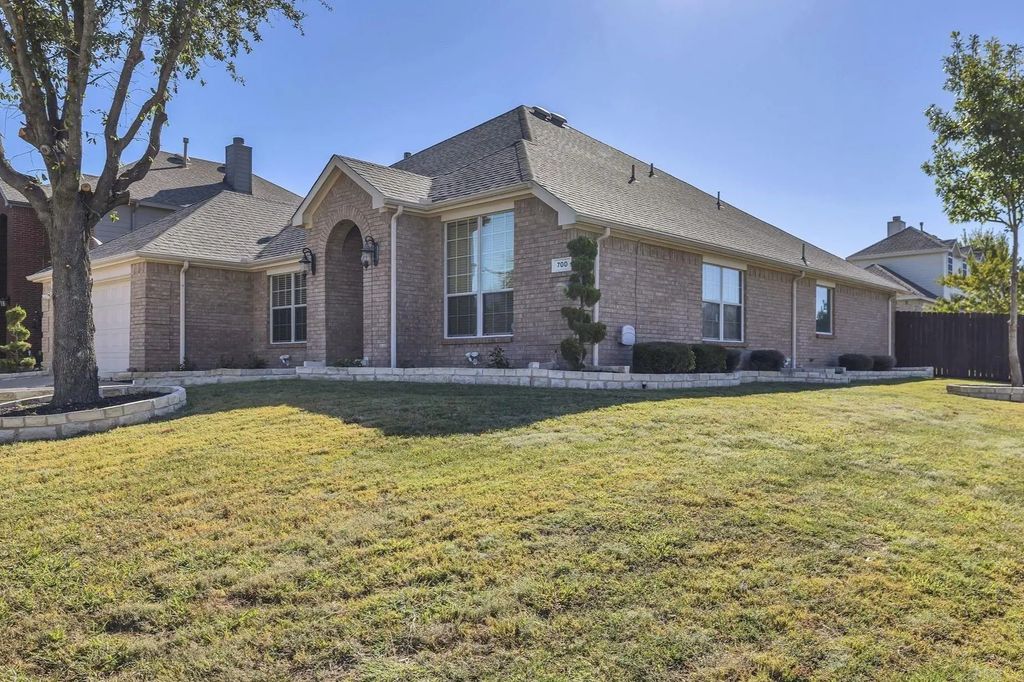 700 Dover Park Trail, Mansfield