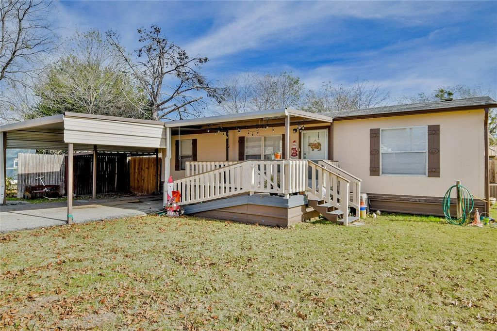 214 Gandy Street, Lipan