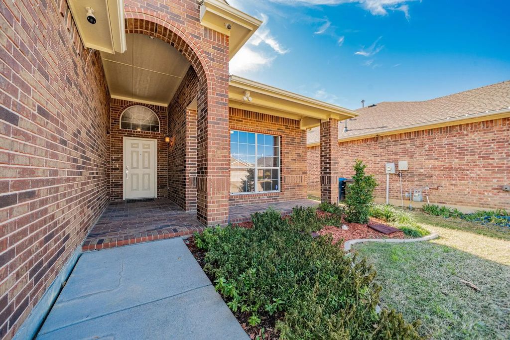 2408 Priscella Drive, Fort Worth