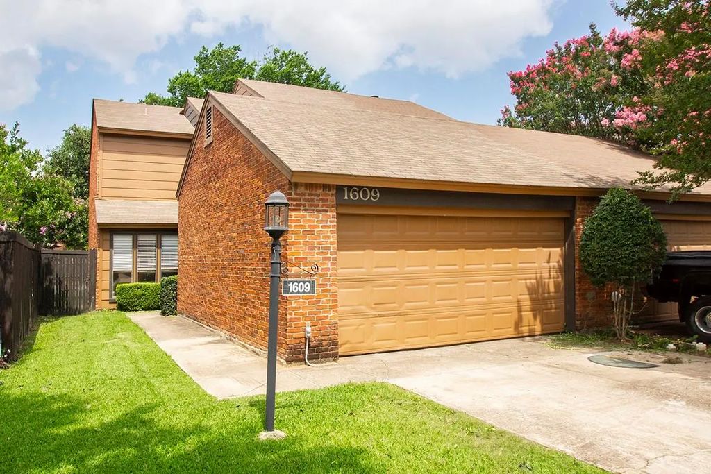 1609 Brentwood Drive, Irving