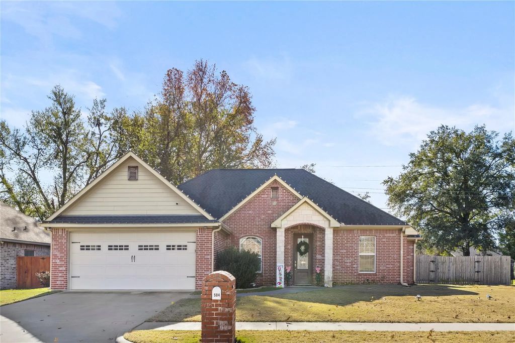 504 Austin Acre, Sulphur Springs