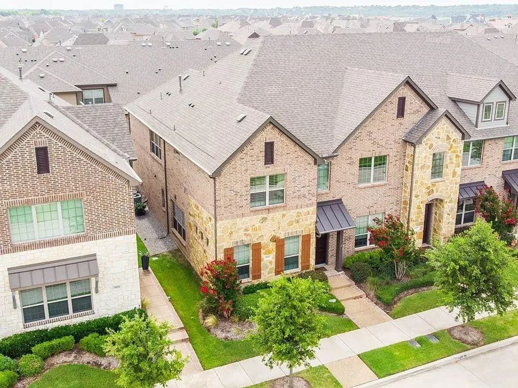 3927 Cascade Sky Drive, Arlington