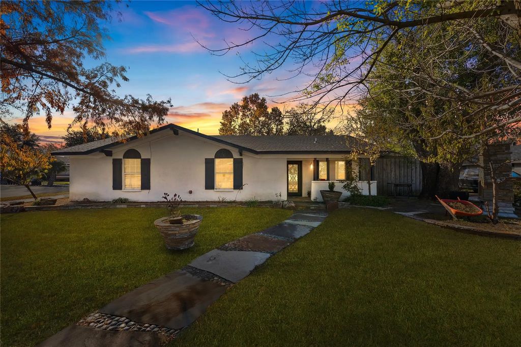 101 Gregory Drive, Heath