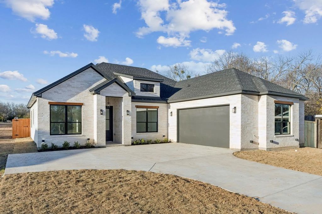 1235 Cedardale Road, Lancaster