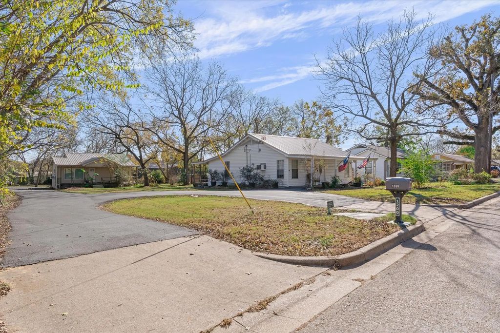 1200/1190 Big Rock Street, Canton