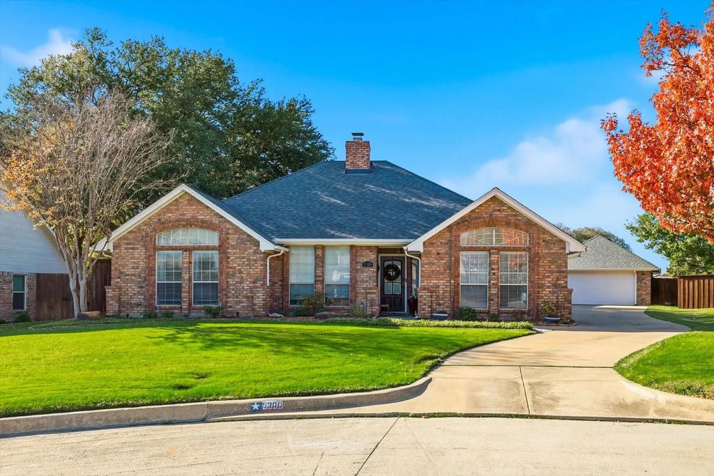 5300 Huntington Court, Colleyville