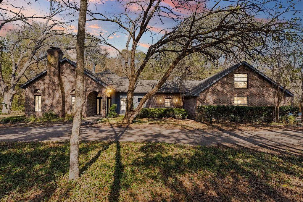 2212 Charity Road, Commerce