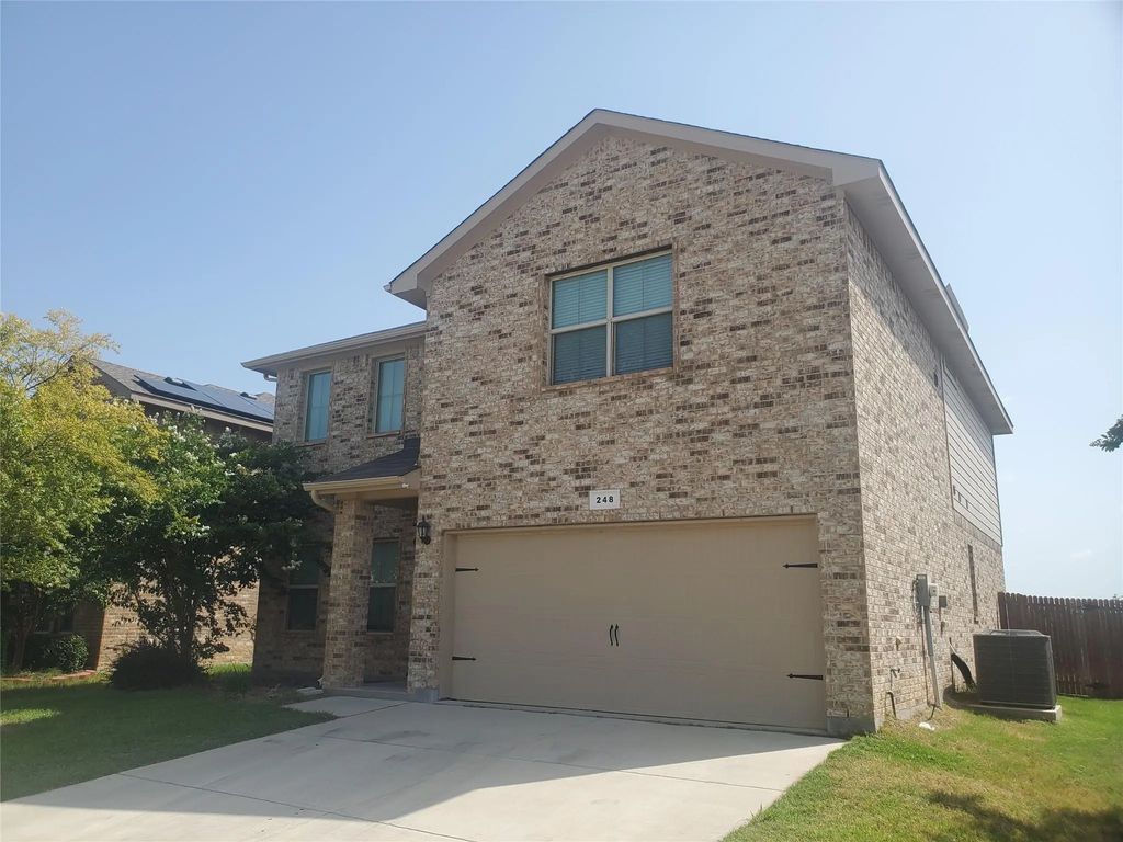 248 Crowfoot Drive, Fort Worth