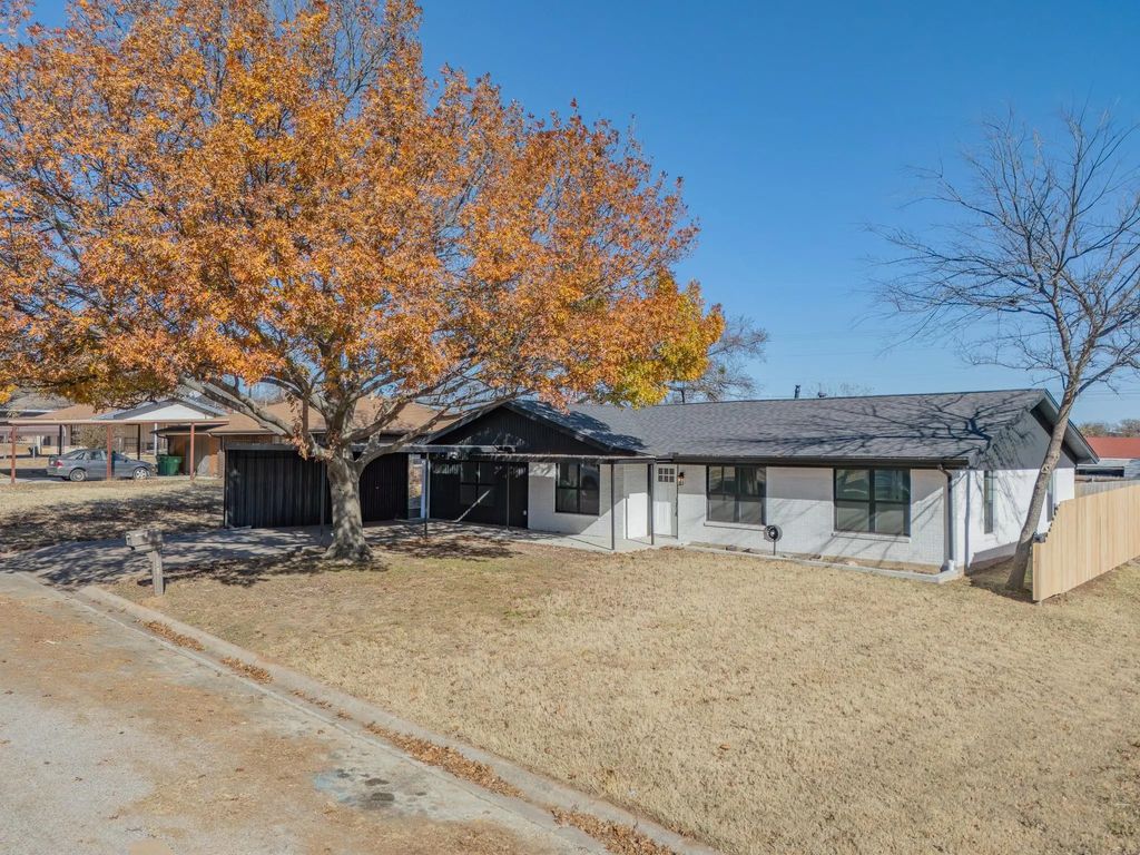 709 E Clay Street, Bowie