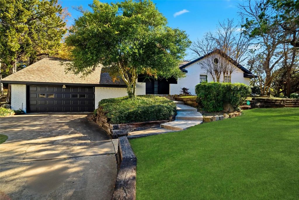 716 Oakhill Lane, Cedar Hill