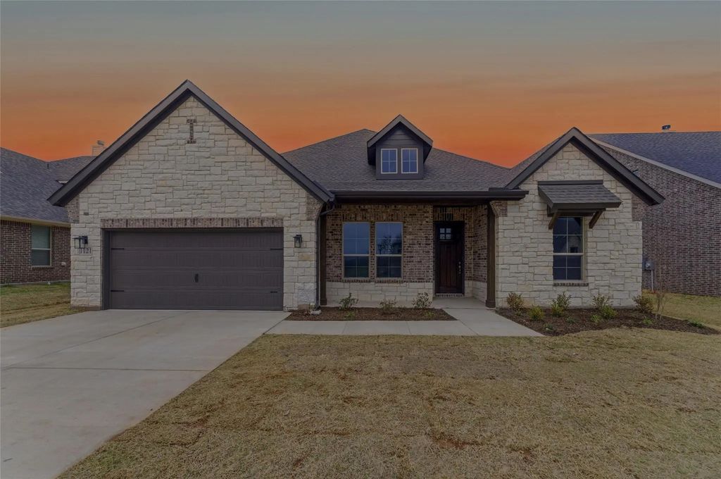 1121 Trinity Drive, Springtown
