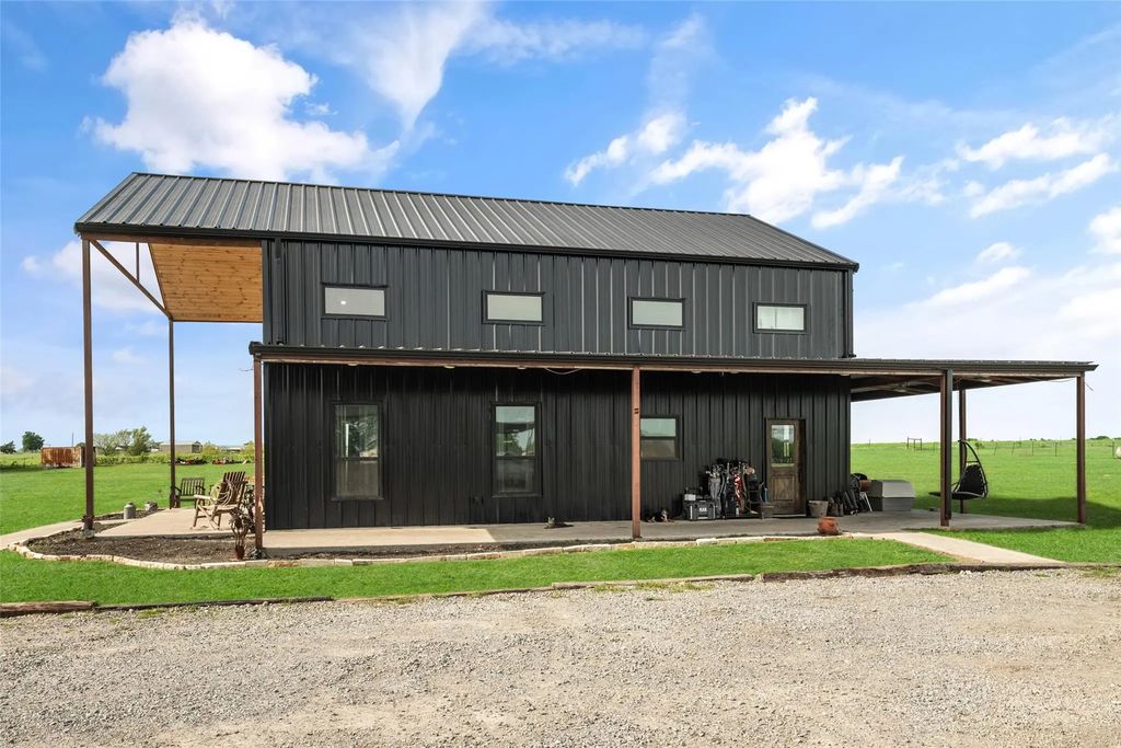 645 County Road 4875, Celeste