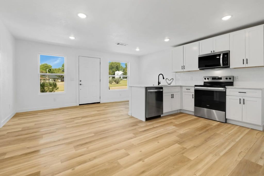 4367 Alamo Avenue, Fort Worth