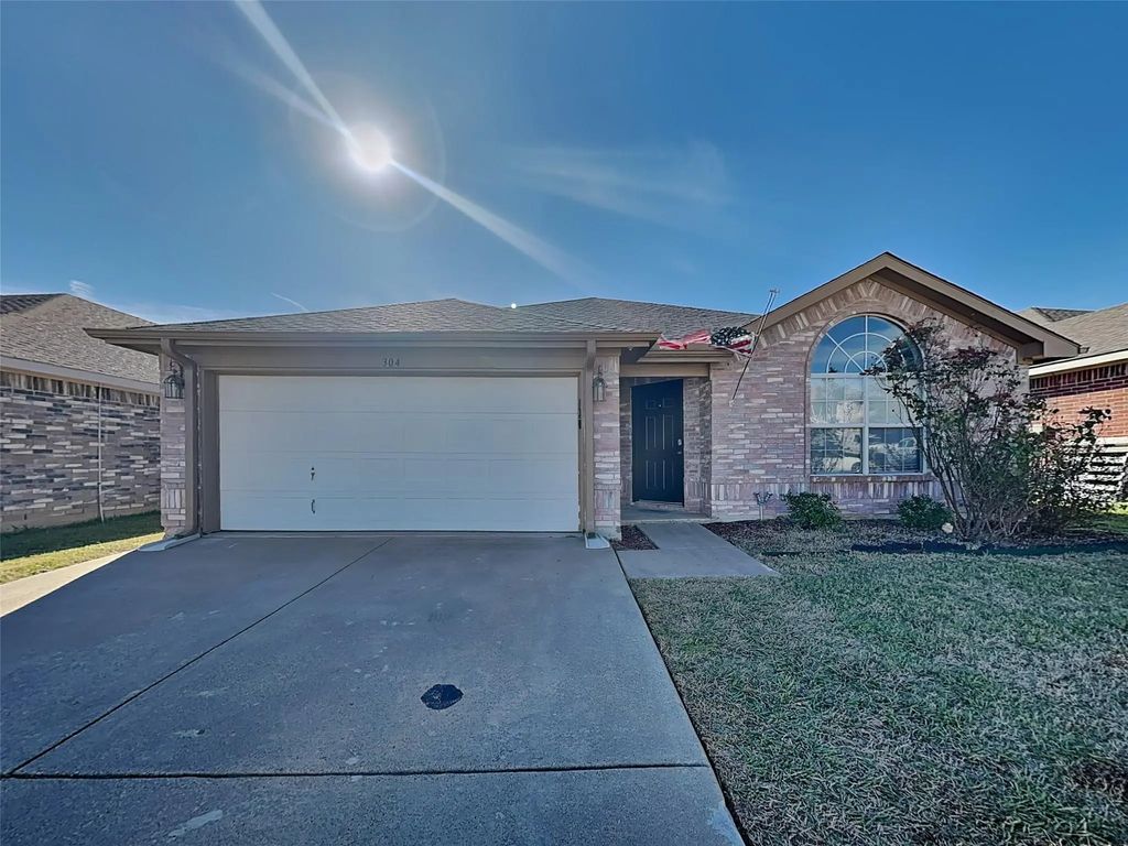 304 Dakota Drive, Arlington