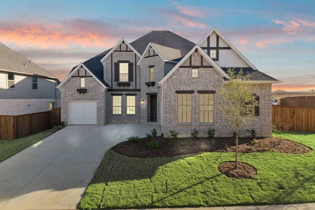 1500 Overbrook Parkway, Aubrey