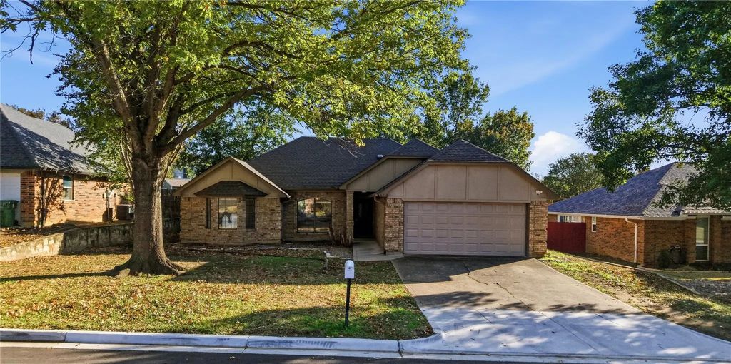 6716 Inwood Drive, North Richland Hills